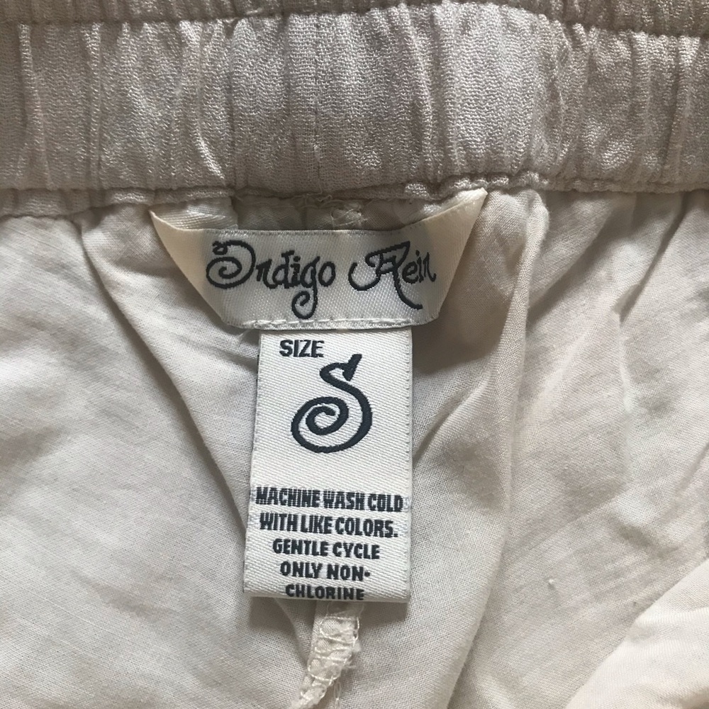 Cream Patterned Shorts Size Small - Picture 4 of 6